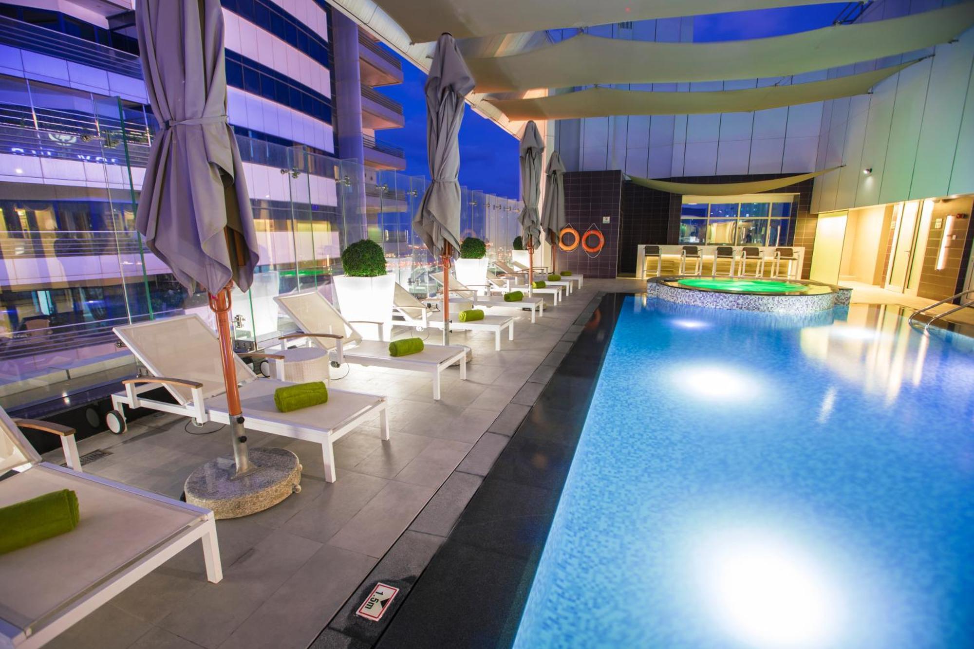 The Act Hotel Sharjah Tiện nghi bức ảnh The pool at the 30th